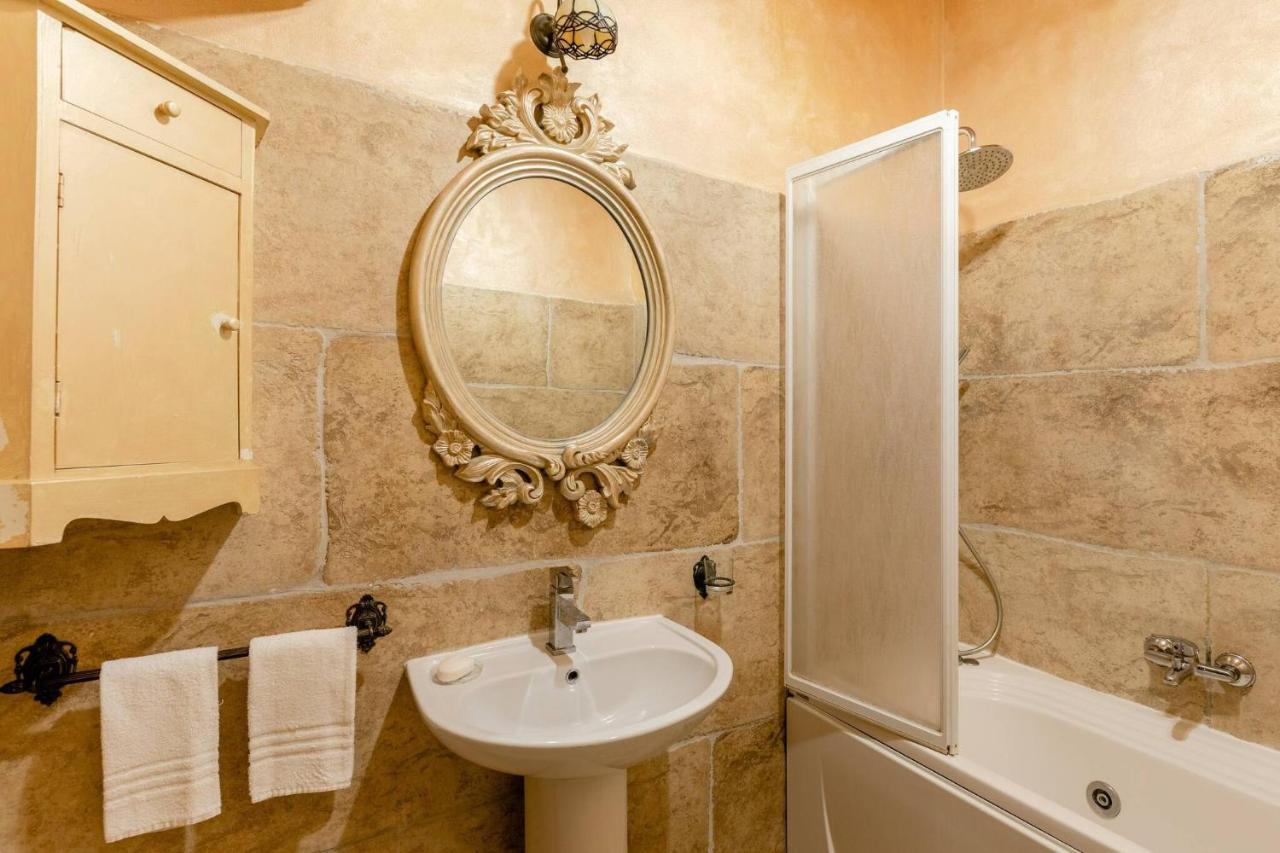 Rome Right In The Ancient Historical Center Two Bedrooms Two Bath, Up To 6 Pax Esterno foto